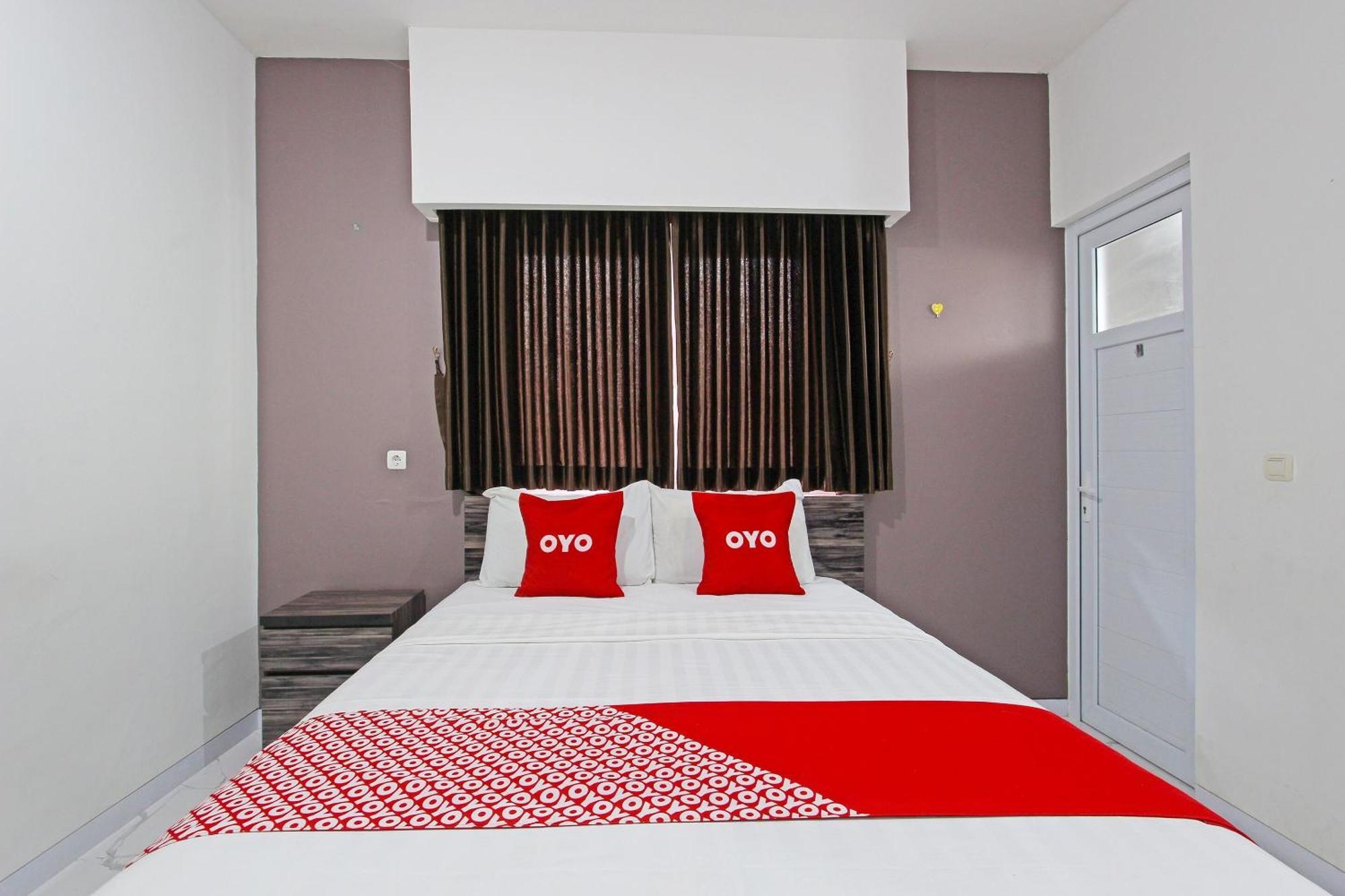 Super Oyo Capital O 91665 D'Prof Exclusive Guesthouse Semarang Eksteriør billede