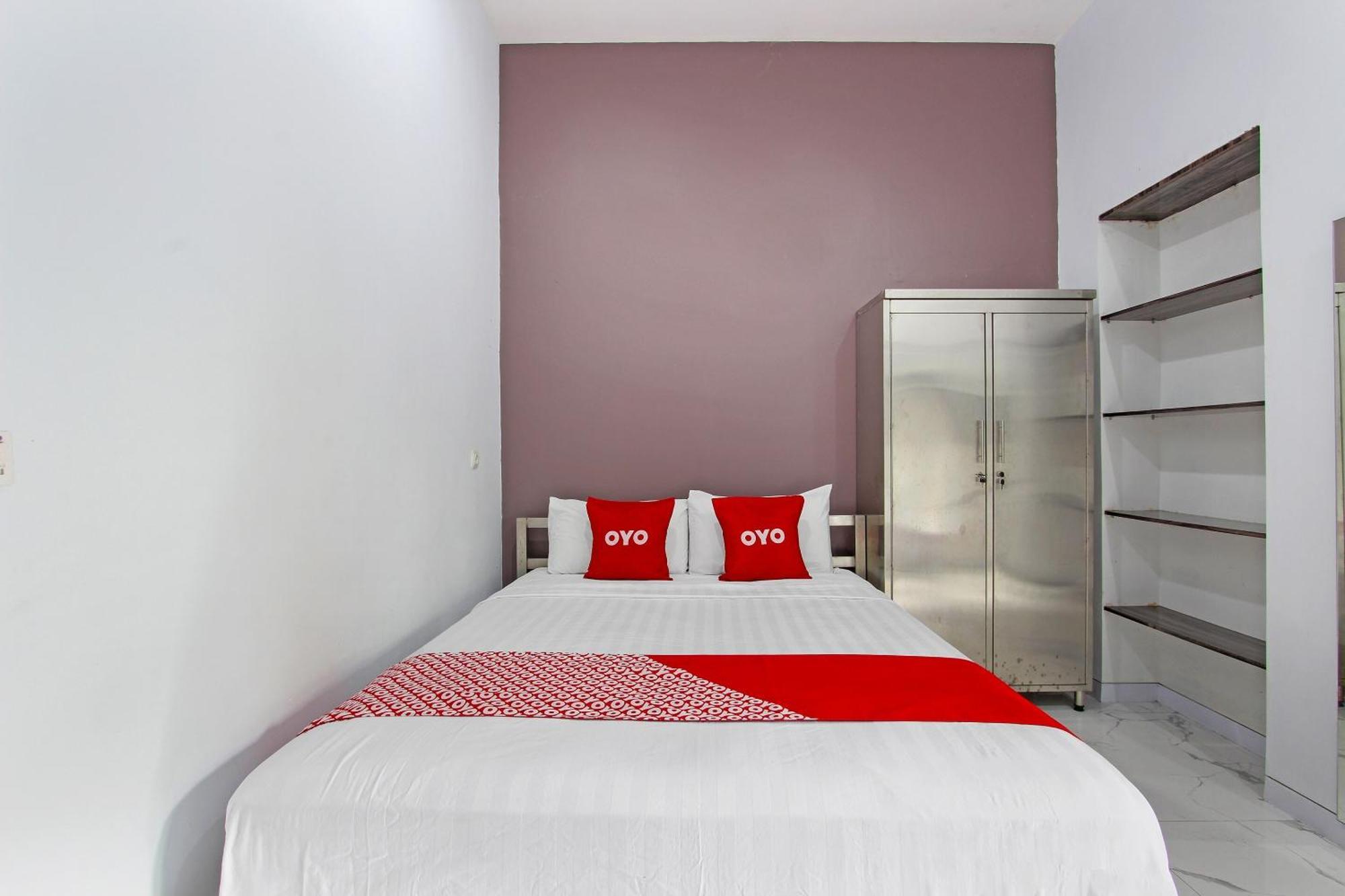 Super Oyo Capital O 91665 D'Prof Exclusive Guesthouse Semarang Eksteriør billede